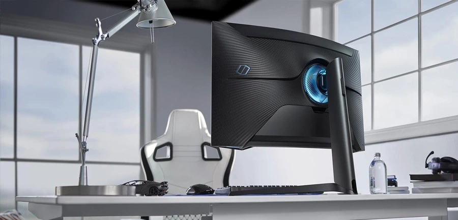 Monitor Samsung Odyssey G7 - widok z tyłu
